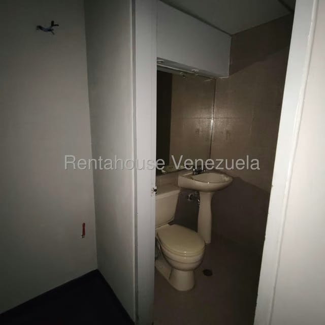 Comercial (Oficina) en Alquiler en Prados del Este, Distrito Metropolitano - 24