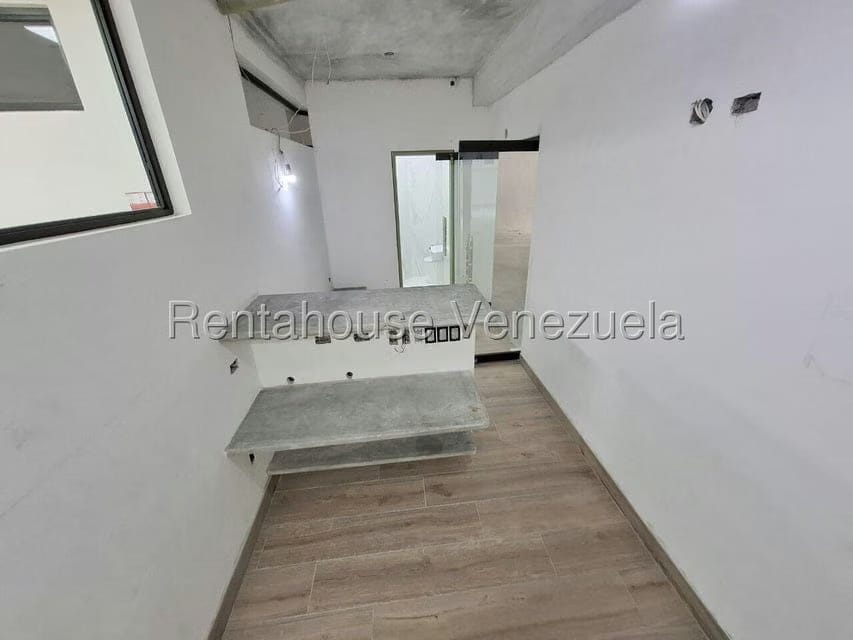 Comercial (Local Comercial) en Venta en Los Ruices, Distrito Metropolitano - 2