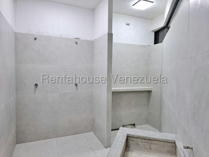 Comercial (Local Comercial) en Venta en Los Ruices, Distrito Metropolitano - 16