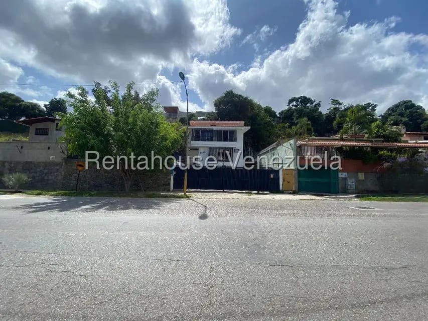 Casa (1 Nivel) en Venta en Prados del Este, Distrito Metropolitano