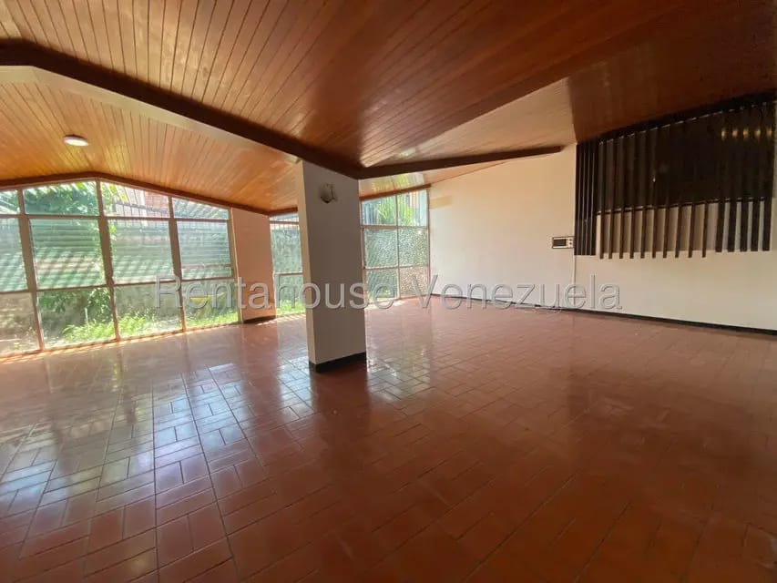 Casa (1 Nivel) en Venta en Prados del Este, Distrito Metropolitano - 14