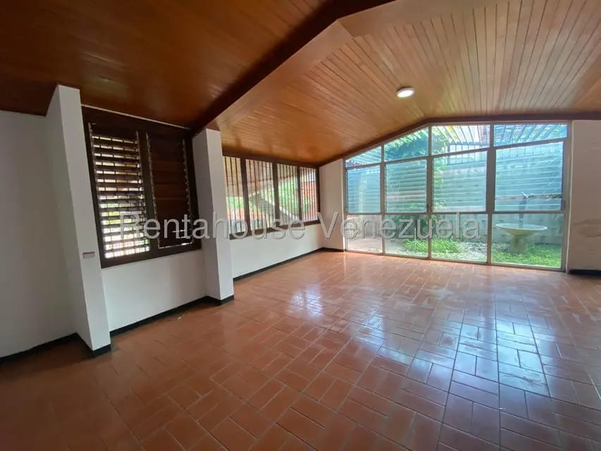 Casa (1 Nivel) en Venta en Prados del Este, Distrito Metropolitano - 17