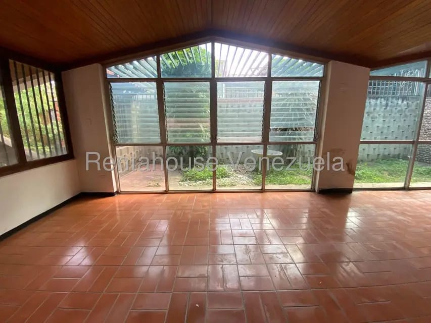 Casa (1 Nivel) en Venta en Prados del Este, Distrito Metropolitano - 18