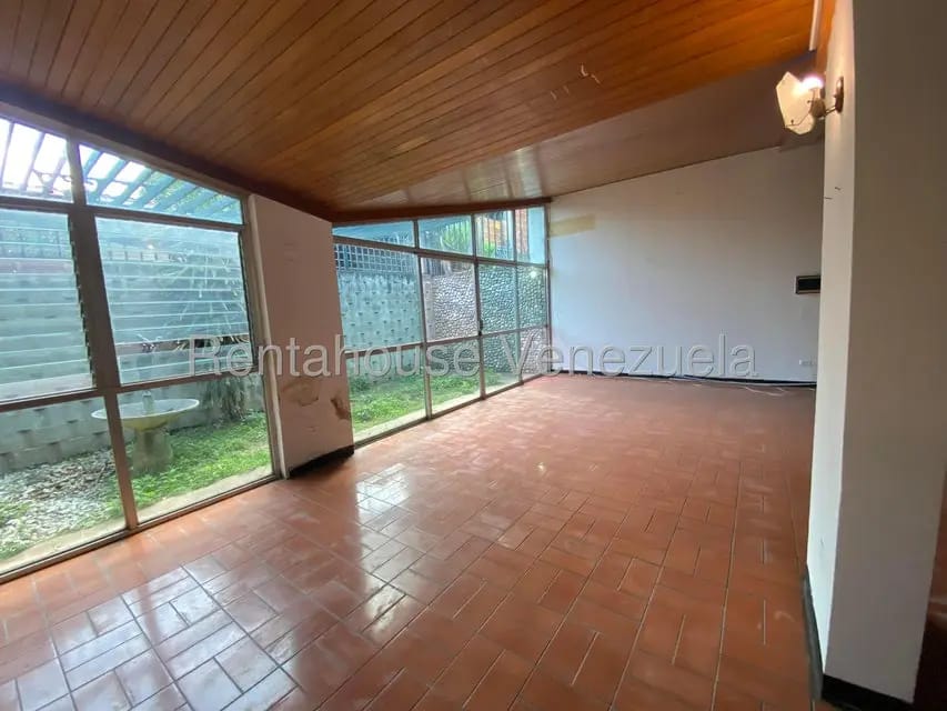 Casa (1 Nivel) en Venta en Prados del Este, Distrito Metropolitano - 19