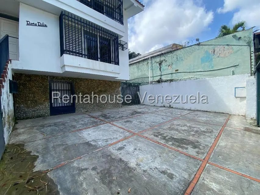 Casa (1 Nivel) en Venta en Prados del Este, Distrito Metropolitano - 3
