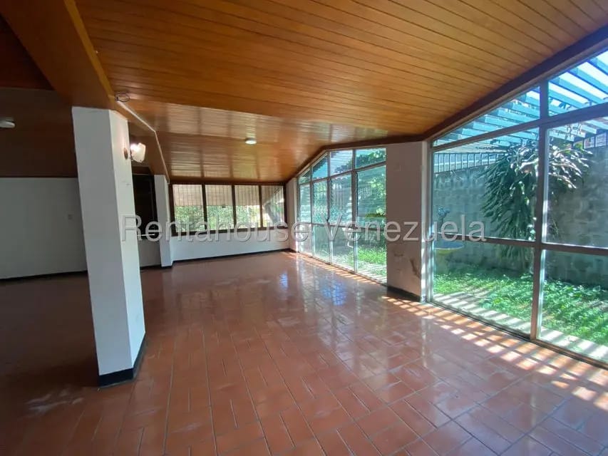 Casa (1 Nivel) en Venta en Prados del Este, Distrito Metropolitano - 22