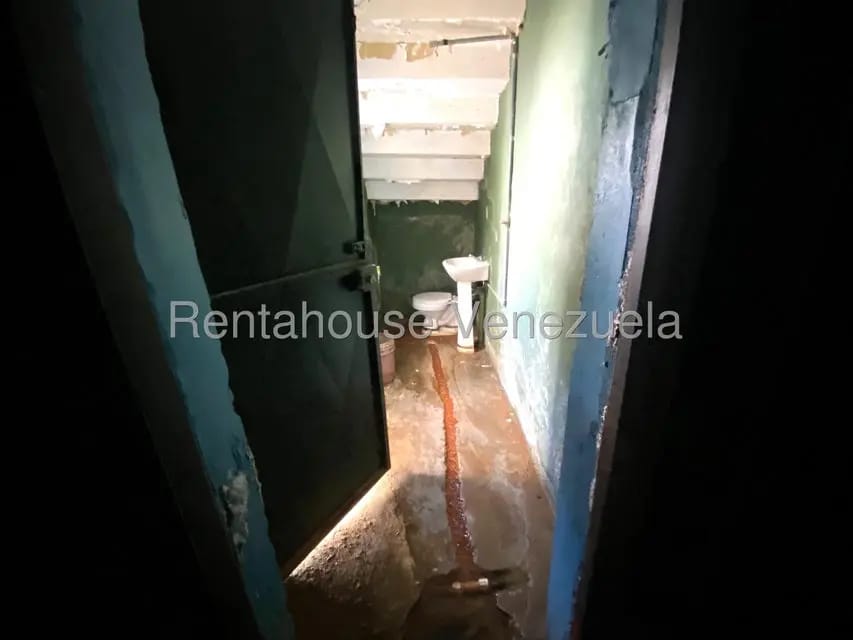 Casa (1 Nivel) en Venta en Prados del Este, Distrito Metropolitano - 24