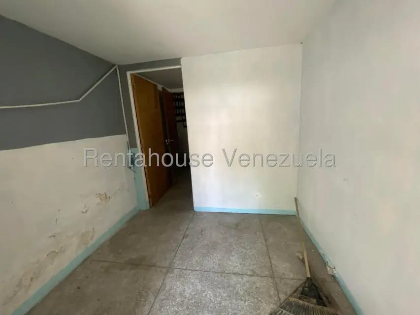 Casa (1 Nivel) en Venta en Prados del Este, Distrito Metropolitano - 26