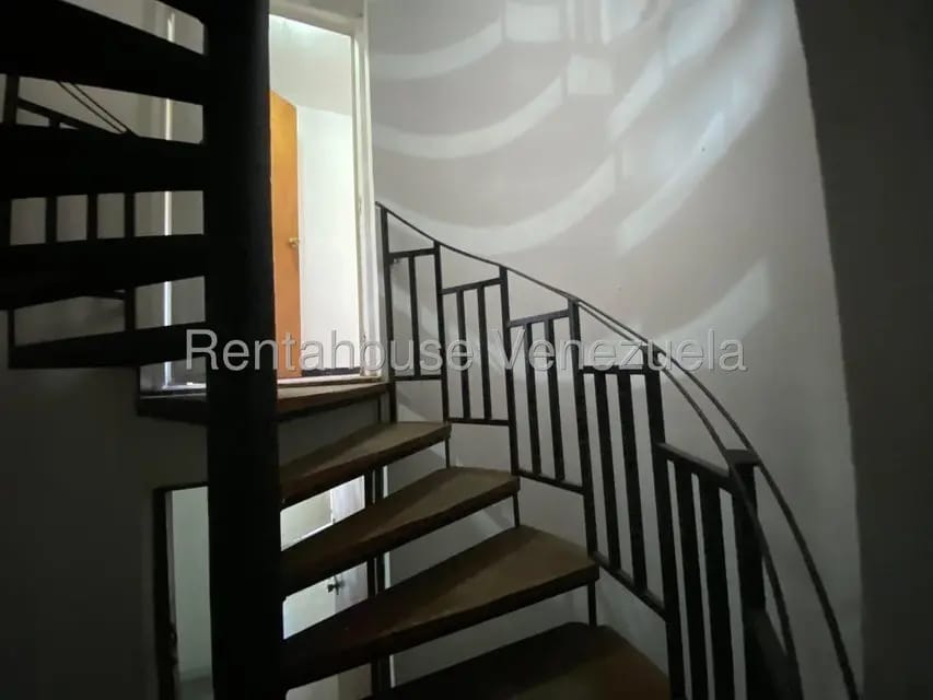 Casa (1 Nivel) en Venta en Prados del Este, Distrito Metropolitano - 32