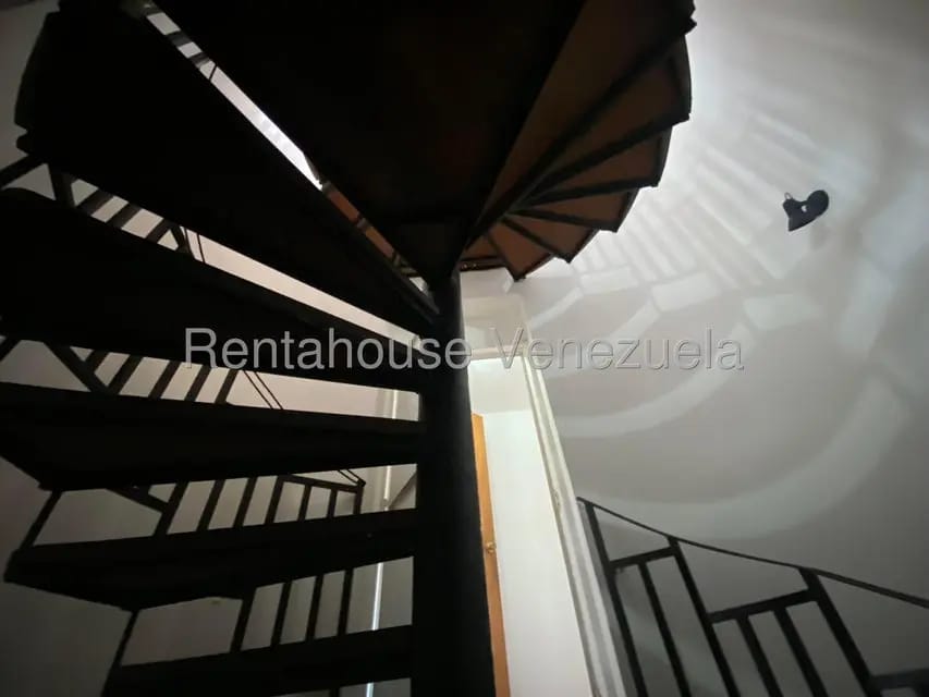 Casa (1 Nivel) en Venta en Prados del Este, Distrito Metropolitano - 33