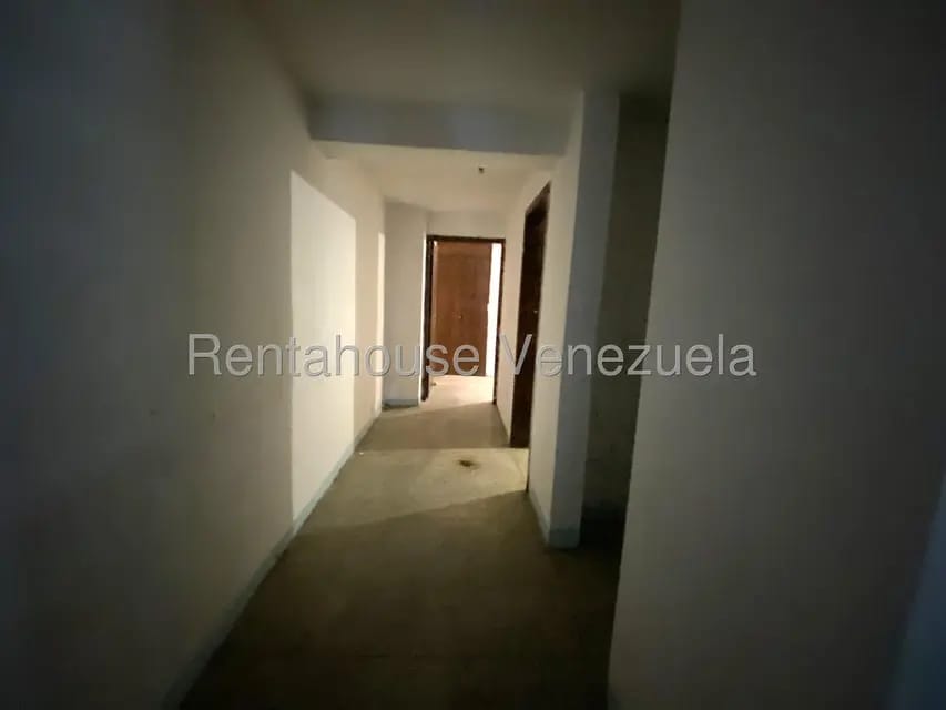 Casa (1 Nivel) en Venta en Prados del Este, Distrito Metropolitano - 34