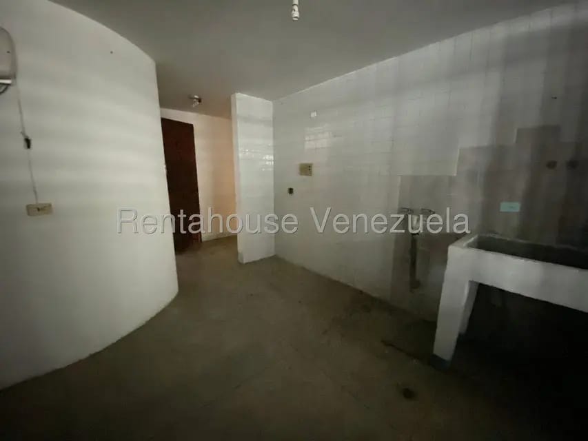 Casa (1 Nivel) en Venta en Prados del Este, Distrito Metropolitano - 36