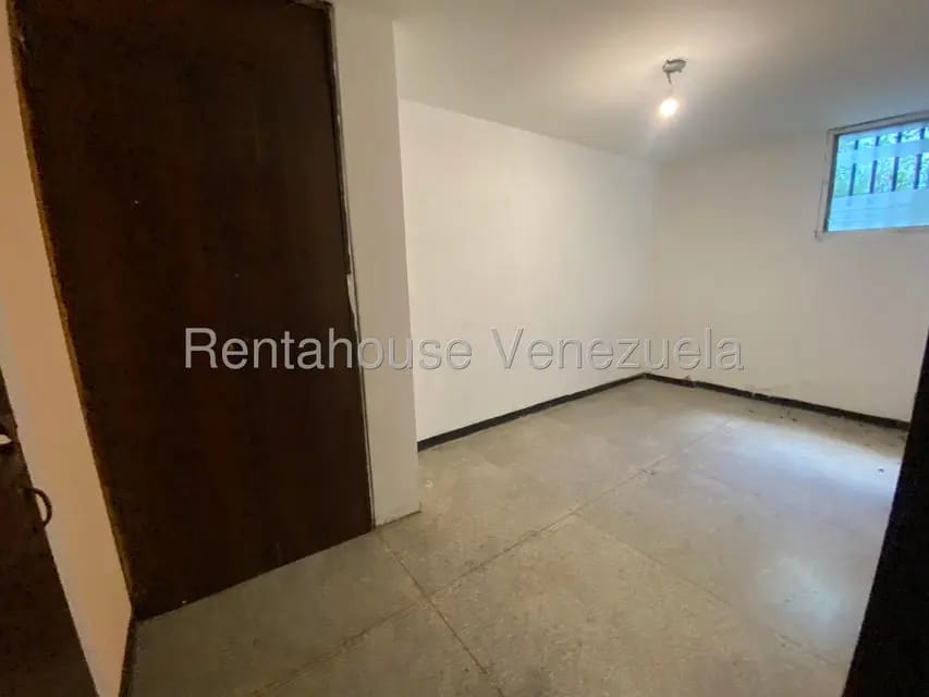 Casa (1 Nivel) en Venta en Prados del Este, Distrito Metropolitano - 40