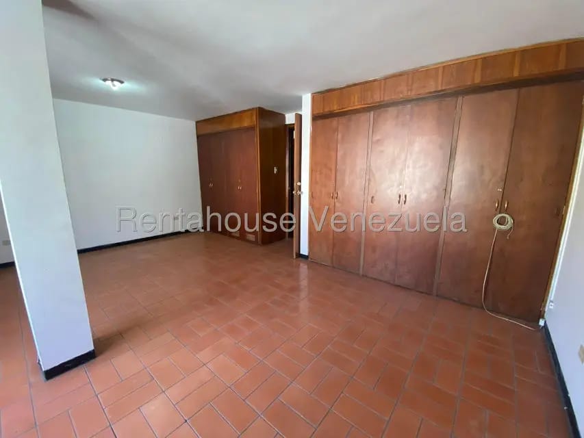 Casa (1 Nivel) en Venta en Prados del Este, Distrito Metropolitano - 47