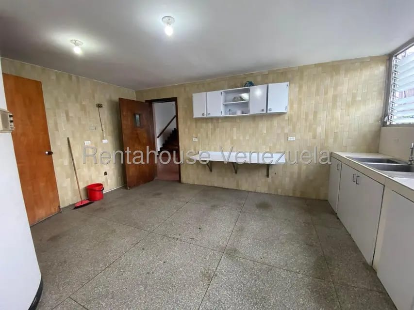 Casa (1 Nivel) en Venta en Prados del Este, Distrito Metropolitano - 53