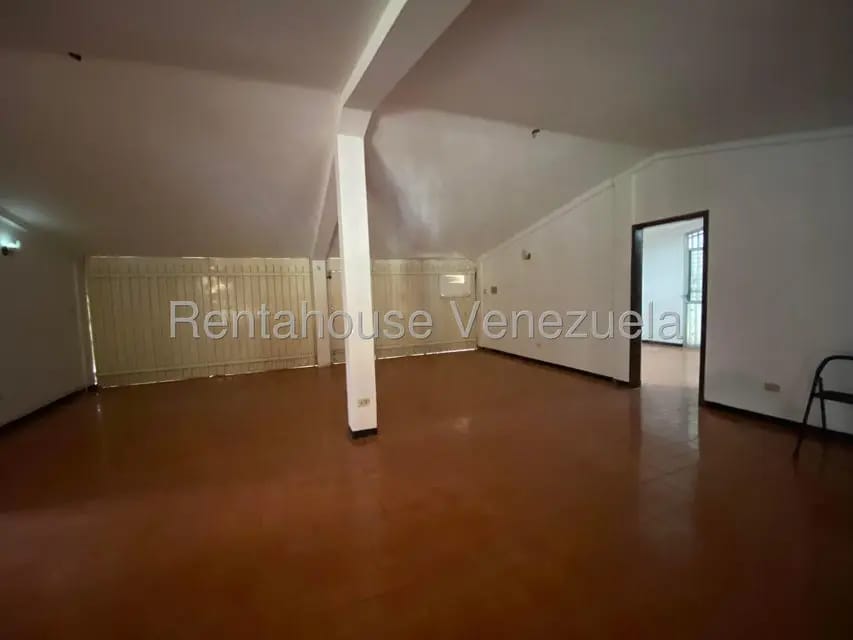 Casa (1 Nivel) en Venta en Prados del Este, Distrito Metropolitano - 59