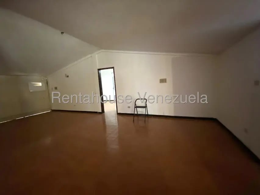 Casa (1 Nivel) en Venta en Prados del Este, Distrito Metropolitano - 60