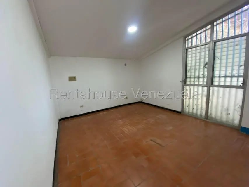 Casa (1 Nivel) en Venta en Prados del Este, Distrito Metropolitano - 66