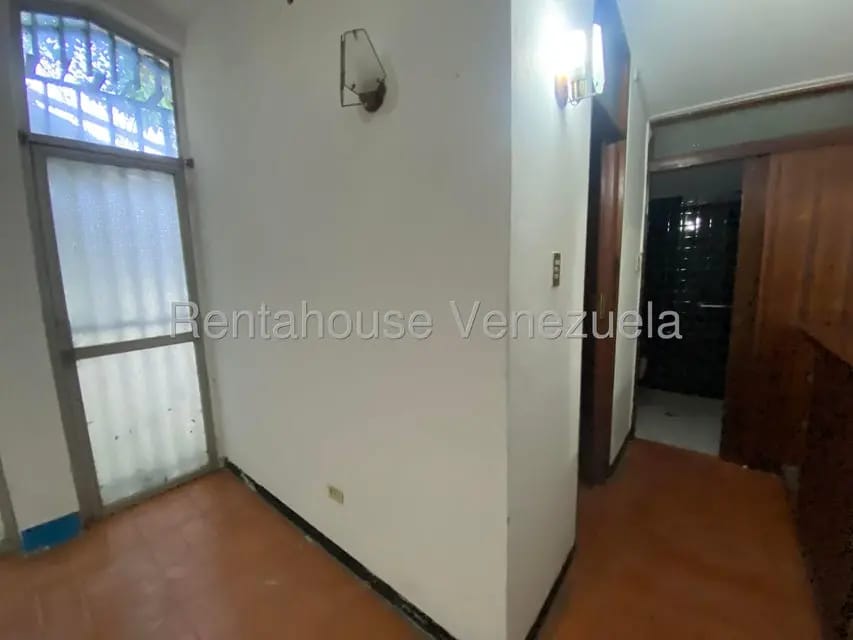 Casa (1 Nivel) en Venta en Prados del Este, Distrito Metropolitano - 67