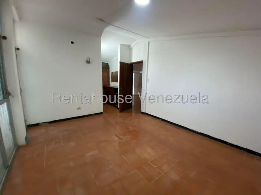 Casa (1 Nivel) en Venta en Prados del Este, Distrito Metropolitano - 68