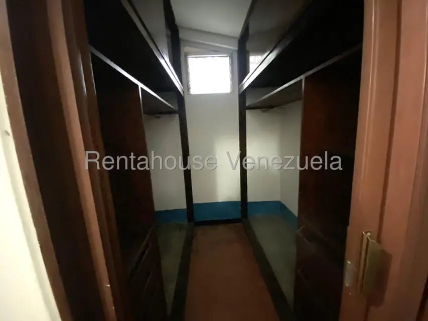 Casa (1 Nivel) en Venta en Prados del Este, Distrito Metropolitano - 69