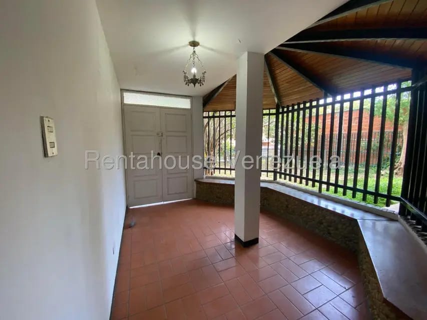 Casa (1 Nivel) en Venta en Prados del Este, Distrito Metropolitano - 8