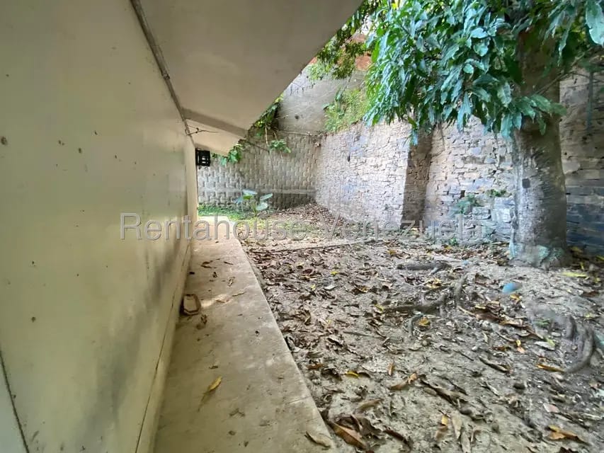 Casa (1 Nivel) en Venta en Prados del Este, Distrito Metropolitano - 73