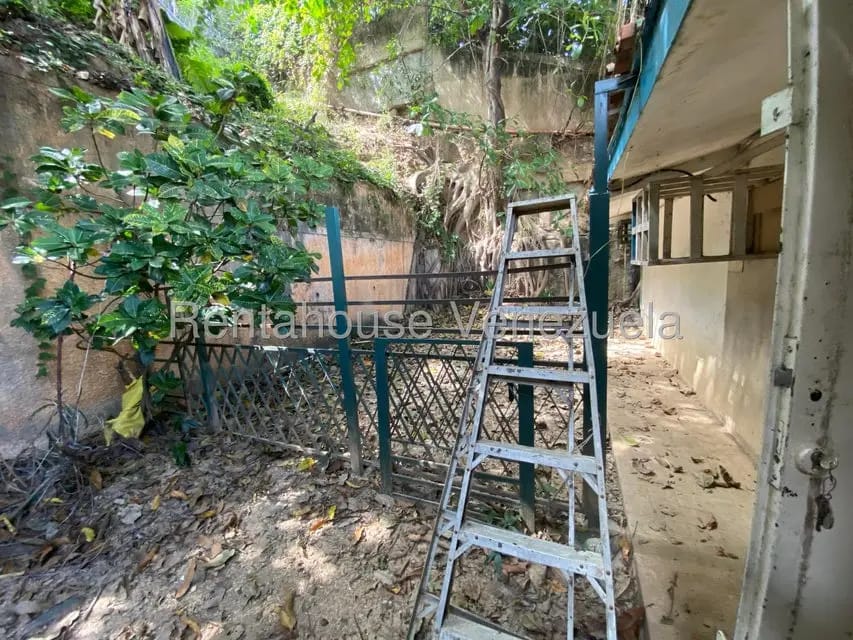 Casa (1 Nivel) en Venta en Prados del Este, Distrito Metropolitano - 74