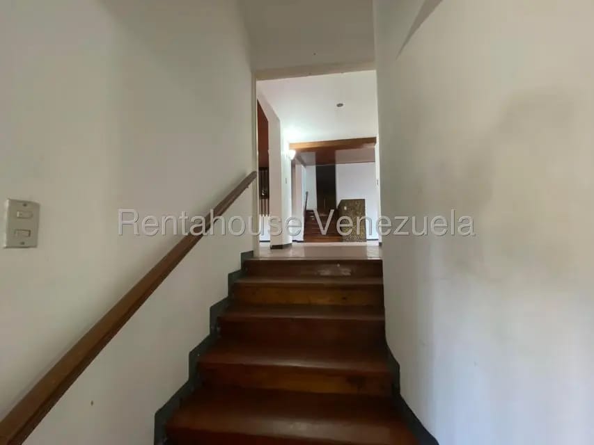 Casa (1 Nivel) en Venta en Prados del Este, Distrito Metropolitano - 9