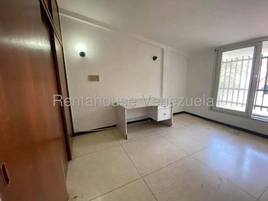 Casa (1 Nivel) en Venta en Prados del Este, Distrito Metropolitano - 82