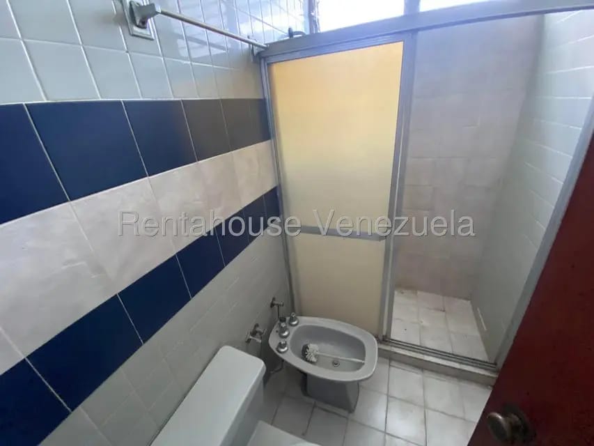 Casa (1 Nivel) en Venta en Prados del Este, Distrito Metropolitano - 85