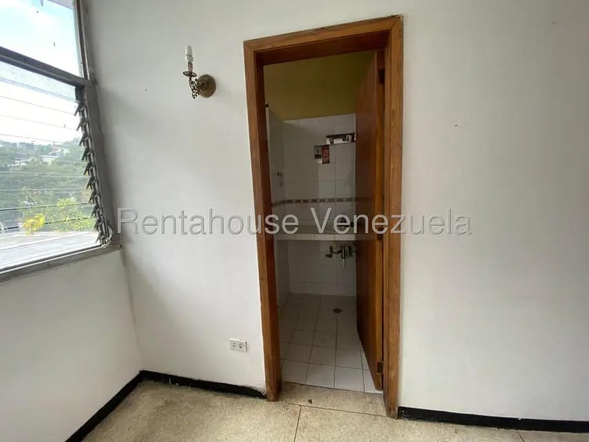 Casa (1 Nivel) en Venta en Prados del Este, Distrito Metropolitano - 87