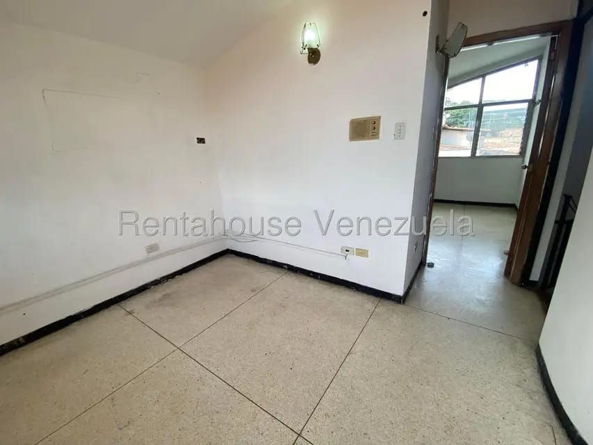 Casa (1 Nivel) en Venta en Prados del Este, Distrito Metropolitano - 90
