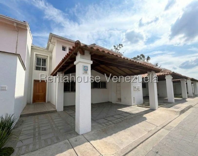 Casa (Duplex) en Venta en La Rosaleda, Lara - 2