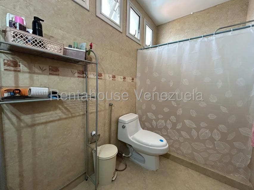 Casa (Duplex) en Venta en La Rosaleda, Lara - 24