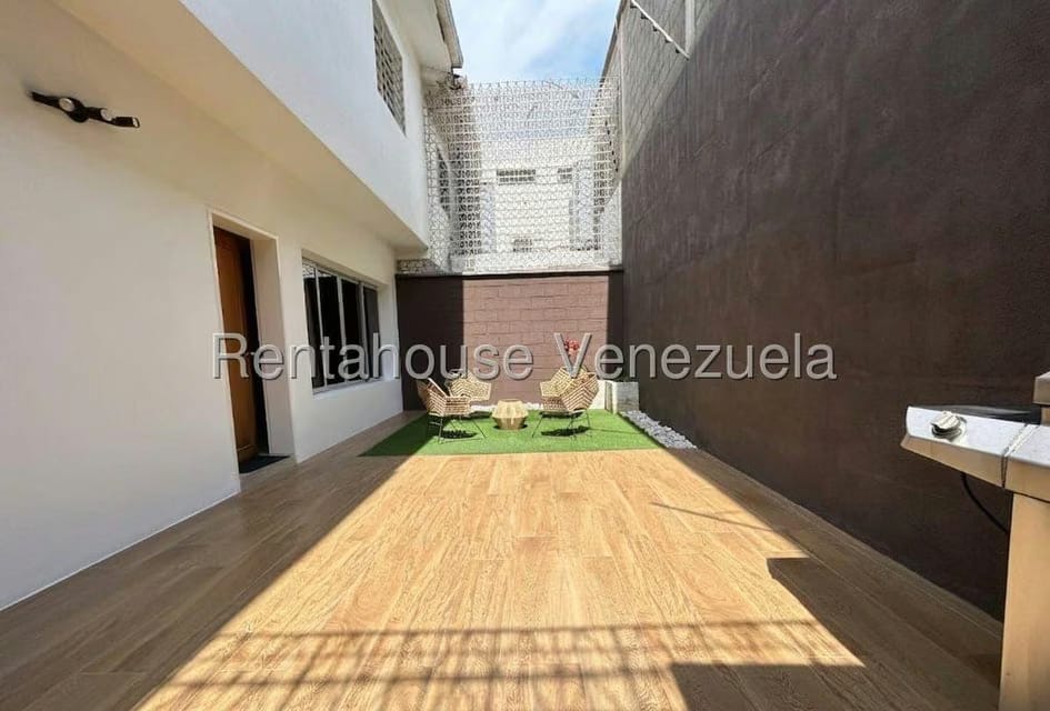 Casa (Duplex) en Venta en La Rosaleda, Lara - 38