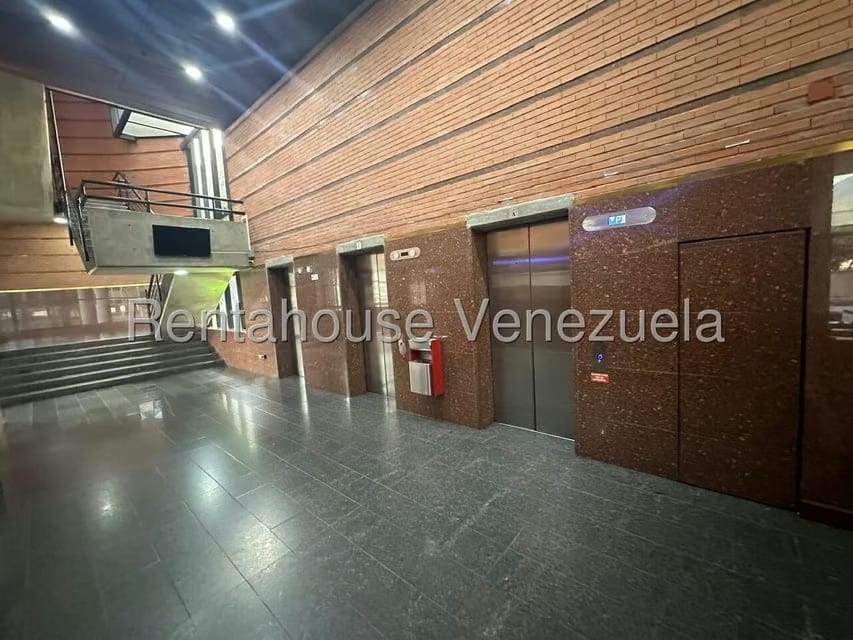 Comercial (Local Comercial) en Venta en La Castellana, Distrito Metropolitano - 2