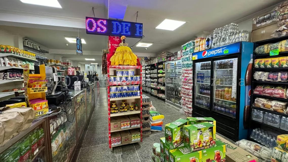 Comercial (Local Comercial) en Venta en Catia, Distrito Metropolitano - 4