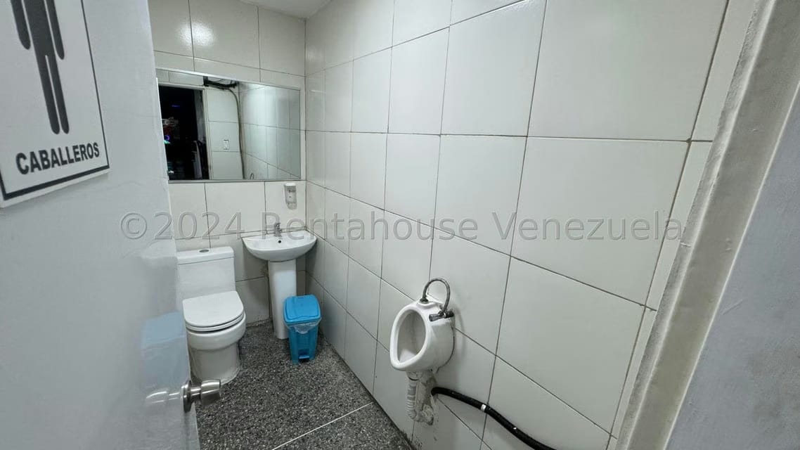 Comercial (Local Comercial) en Venta en Catia, Distrito Metropolitano - 31