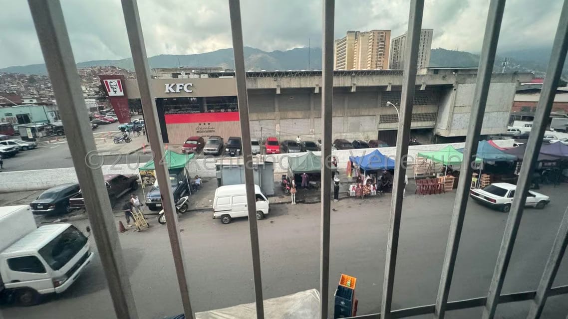Comercial (Local Comercial) en Venta en Catia, Distrito Metropolitano - 39