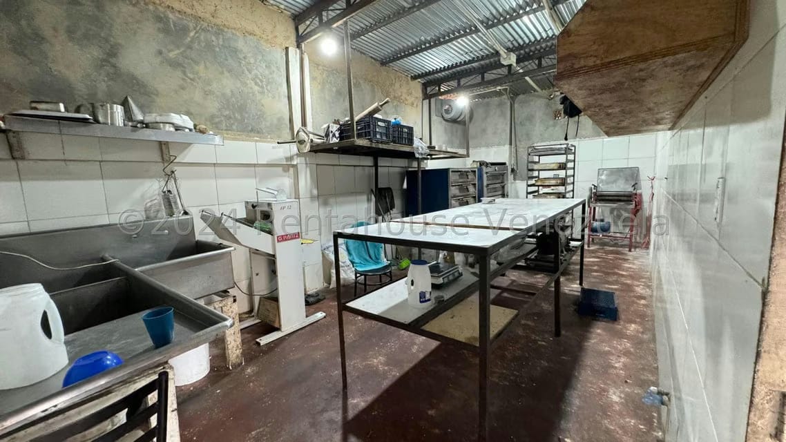 Comercial (Local Comercial) en Venta en Catia, Distrito Metropolitano - 48