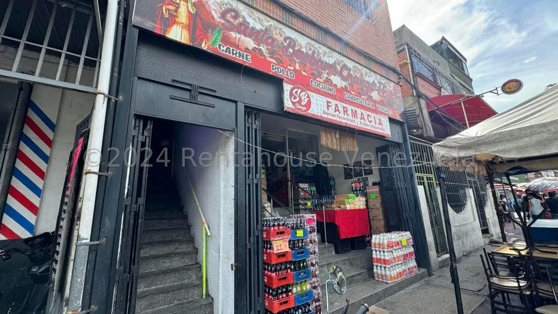 Comercial (Local Comercial) en Venta en Catia, Distrito Metropolitano - 64