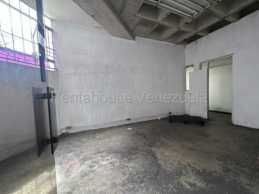 Comercial (Galpon - Deposito) en Alquiler en Guaicay, Distrito Metropolitano - 13