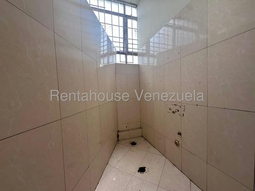 Comercial (Galpon - Deposito) en Alquiler en Guaicay, Distrito Metropolitano - 20