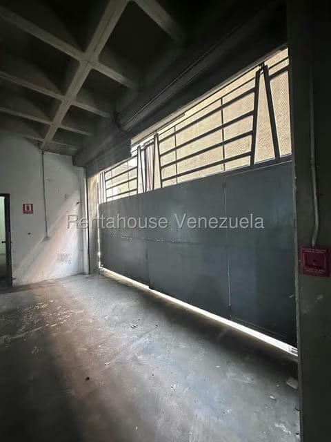Comercial (Galpon - Deposito) en Alquiler en Guaicay, Distrito Metropolitano - 3