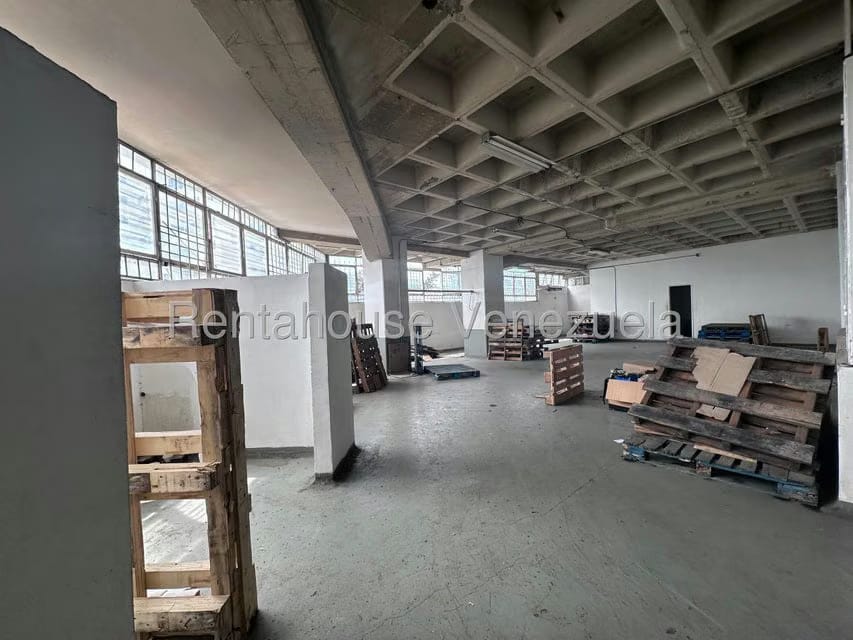 Comercial (Galpon - Deposito) en Alquiler en Guaicay, Distrito Metropolitano - 8