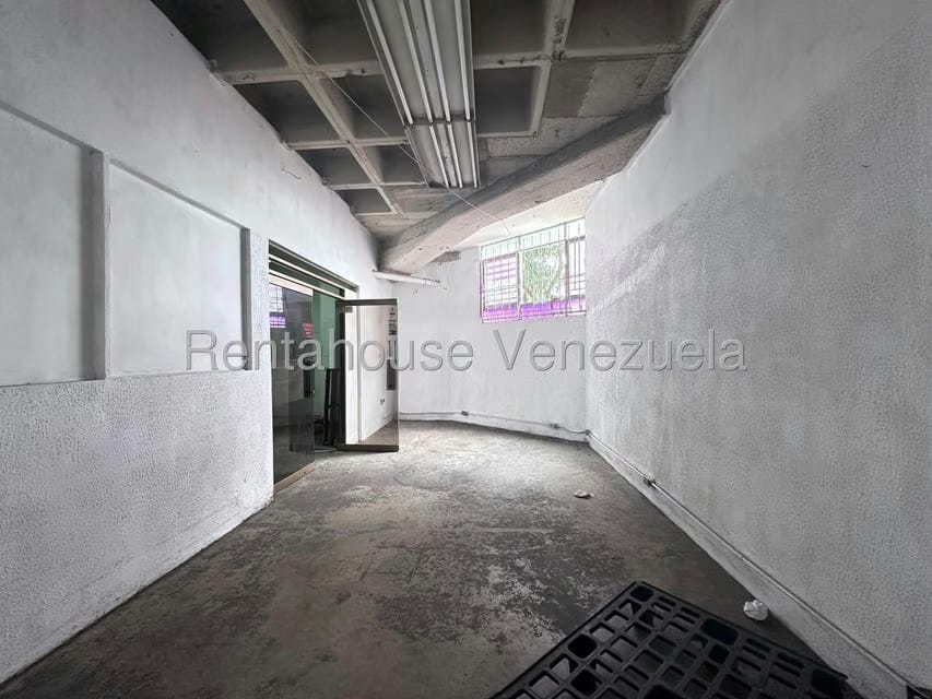 Comercial (Galpon - Deposito) en Alquiler en Guaicay, Distrito Metropolitano - 10