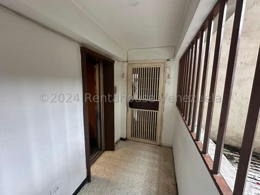 Apartamento (1 Nivel) en Venta en Parroquia La Candelaria, Distrito Metropolitano - 6