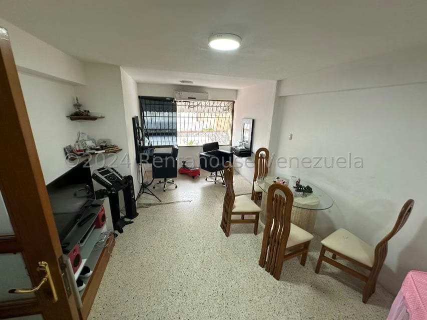 Apartamento (1 Nivel) en Venta en Parroquia La Candelaria, Distrito Metropolitano - 8