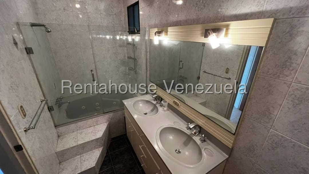 Apartamento (1 Nivel) en Venta en Miranda, Distrito Metropolitano - 26
